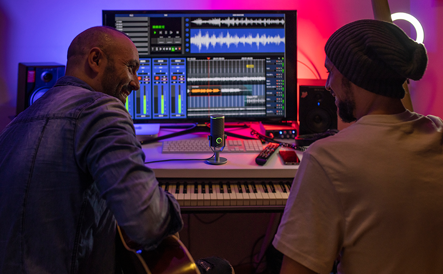 JBL Quantum Stream Studio Cuatro patrones de captaci&oacute;n de voz seleccionables - Image